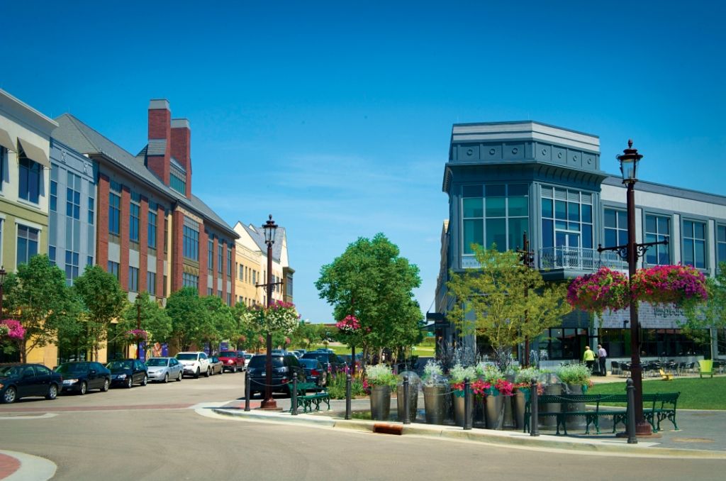 Beautiful Leawood Kansas community street view - chiropractor serving local families
